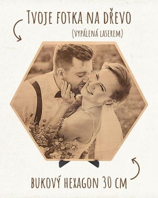 📸 Vzpomínka, která nezmizí. Ani z paměti, ani ze zdi. Nech si svou oblíbenou fotku vypálit do dřeva – stylový hexagon,...